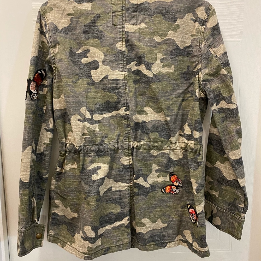Barely used Gap camouflage Women’s jacket